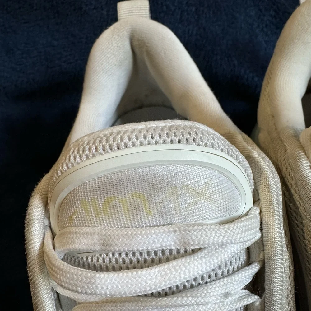 Nike Air Max 720 Woman Size 10 Man Size 8.5 Running Shoes Pure Platinum White - Picture 11 of 12